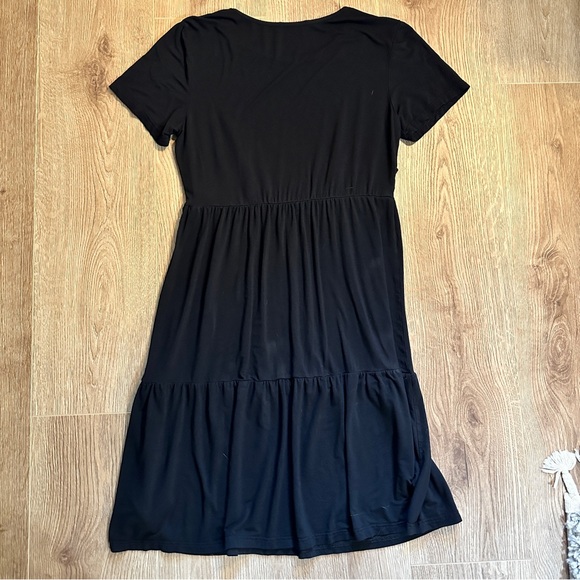 Women’s Maternity Nursing Black Short Sleeve Crewneck Dress in Size Medium - Picture 6 of 12